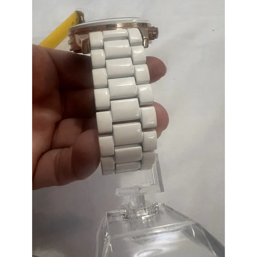 Men's Gold & White Finish Fashion Geneva link Dressy Casual Watch New Battery